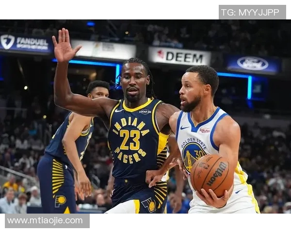 内史密斯被怀特挥肘打到面部被吹防守犯规，步行者挑战失败